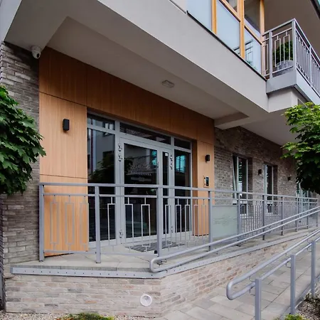 Top Apartment *