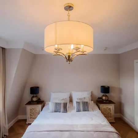 Top Apartment *