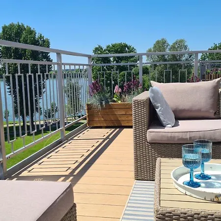 Top Apartment *